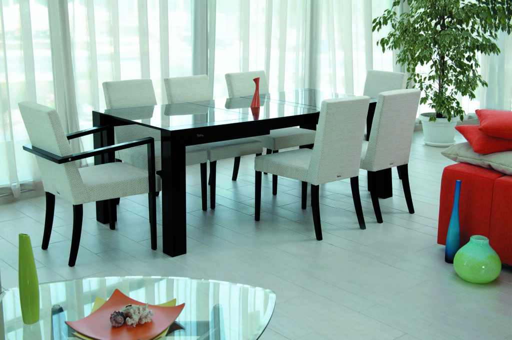 Comfort Dining Table